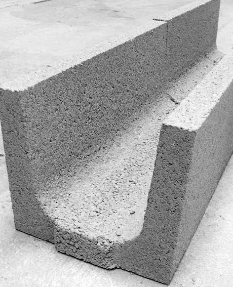 Betonový žlab pro kabely v elektroinstalaci