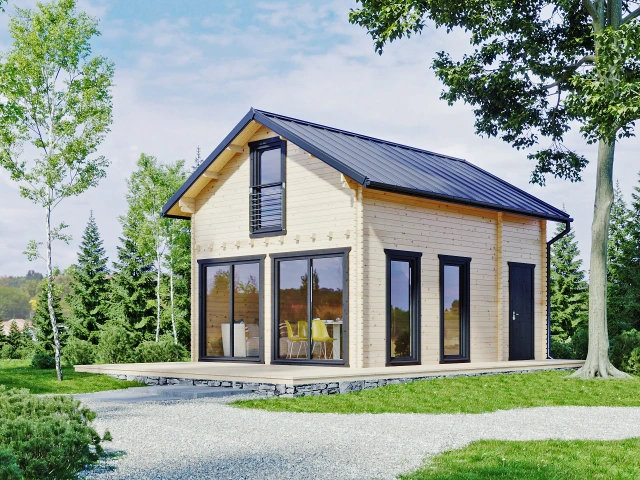 Moderní montovaná dřevěná chatová stavba s velkými okny.