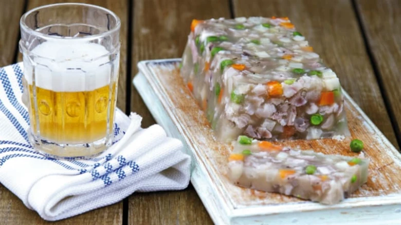 Aspic with vegetables and meat